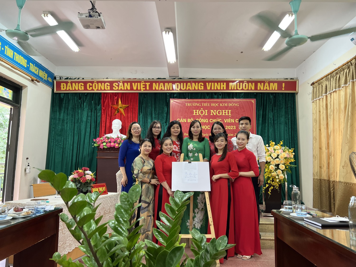 Hội nghị cán bộ công chức, viên chức và người lao động !