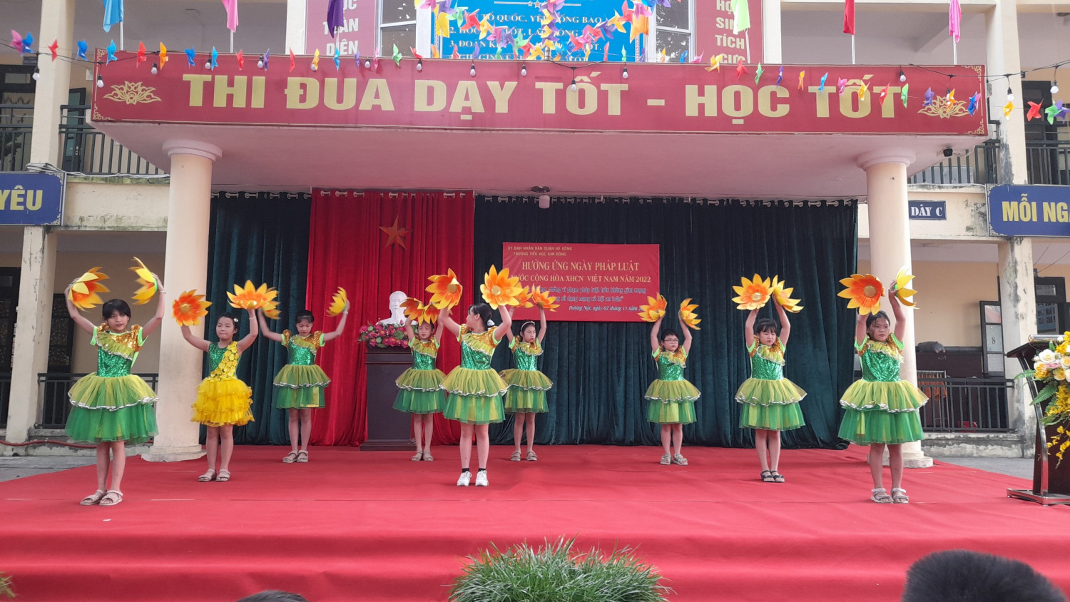 Hưởng ứng ngày Pháp Luật Việt Nam !